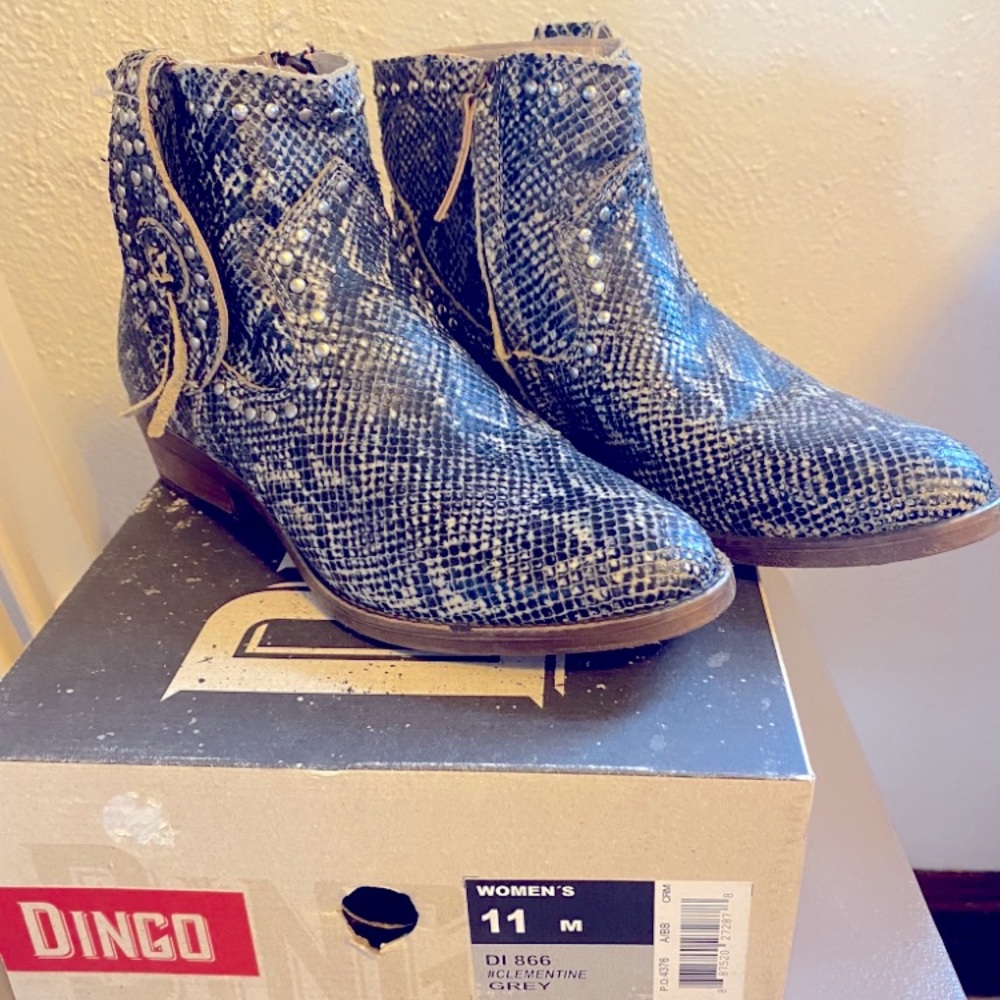 Women’s brand new Dingo Clementine Cowgirl leather boot/bootie Snakeskin pattern